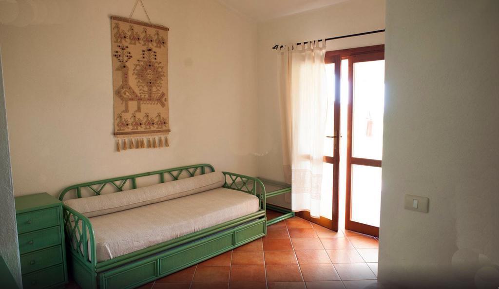Villaggio Piscina Rei Monte Nai Habitación foto